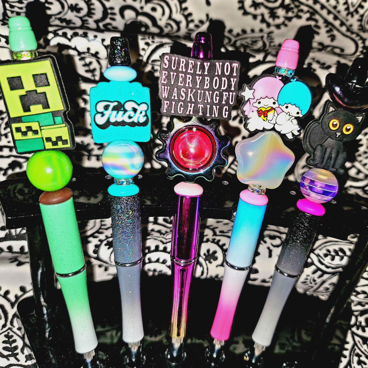 TIKTOK AND FACEBOOK LIVE MYSTERY PEN PULL 1 pen š